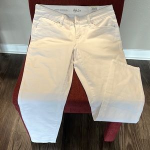 Brand new, Curvy, Skinny leg, Style & Company bright white jeans. Mid-rise. 4P